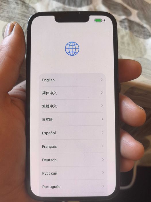 Iphone 13 pro за части телефона е цял