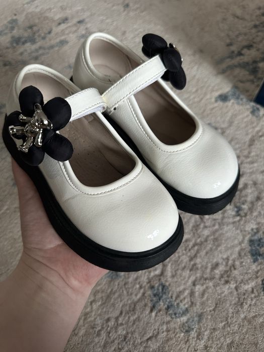 Продам туфли детские