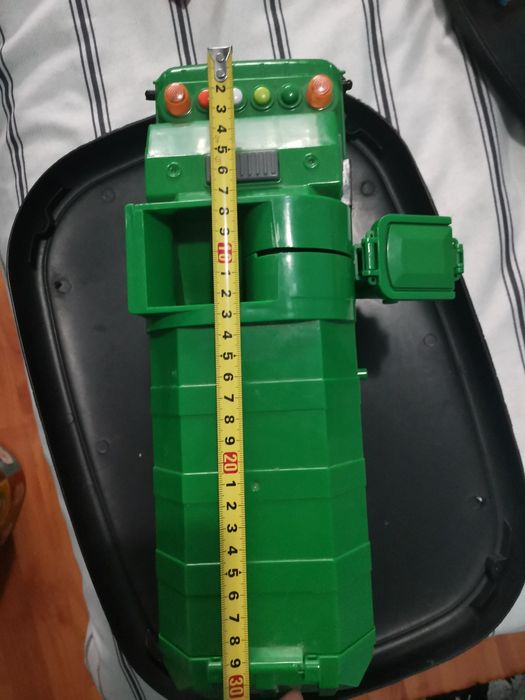 Vând jucării. Preturi între 25-50 lei