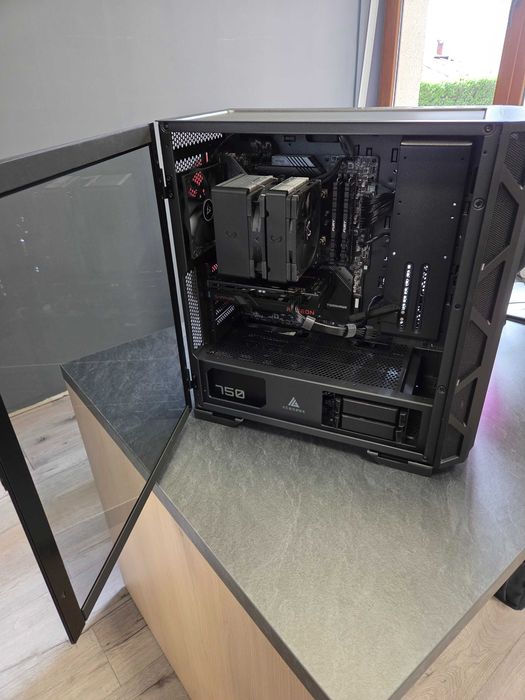 Calculator Gaming - Intel i7 12700, MSI B660 Tomahawk WiFi, 32GB DDR4 3600MHz, SSD 512GB WD, Sursa Gigabyte 750W 80+Gold, Carcasa Midtower