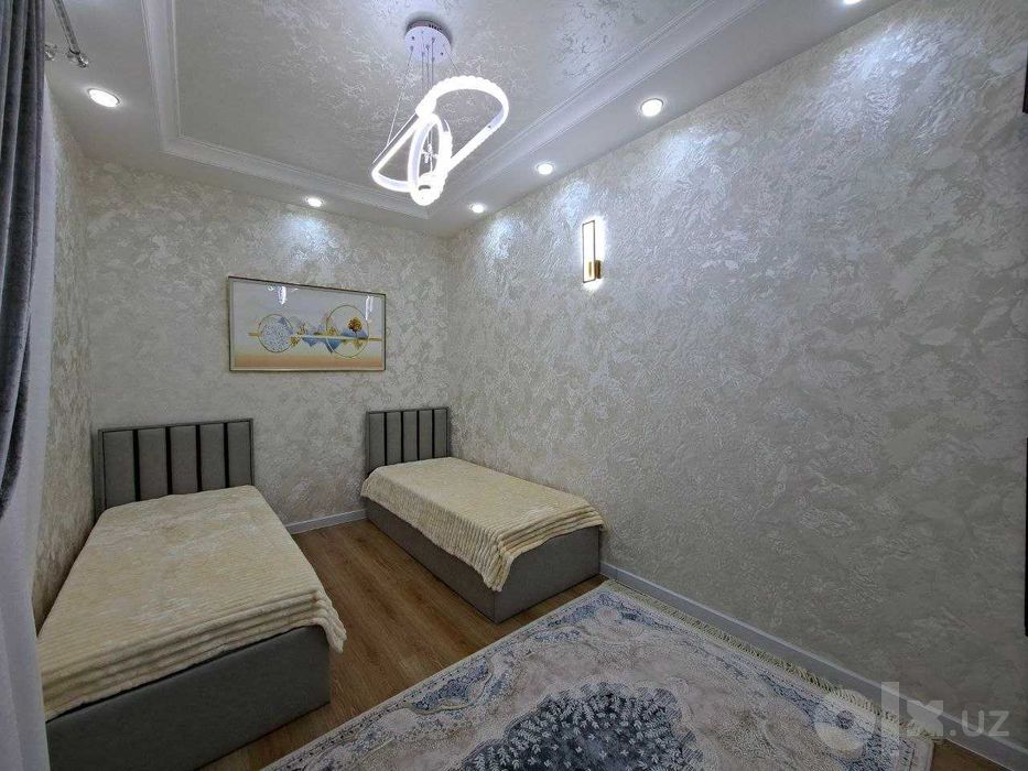 Реклама №3802 Продаётся  3 х комнатная квартира + хол
