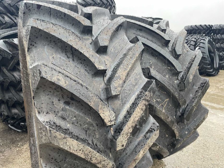 Cauciucuri noi 600/65R28 BKT AGRIMAX Anvelope de tractor fata Radiale