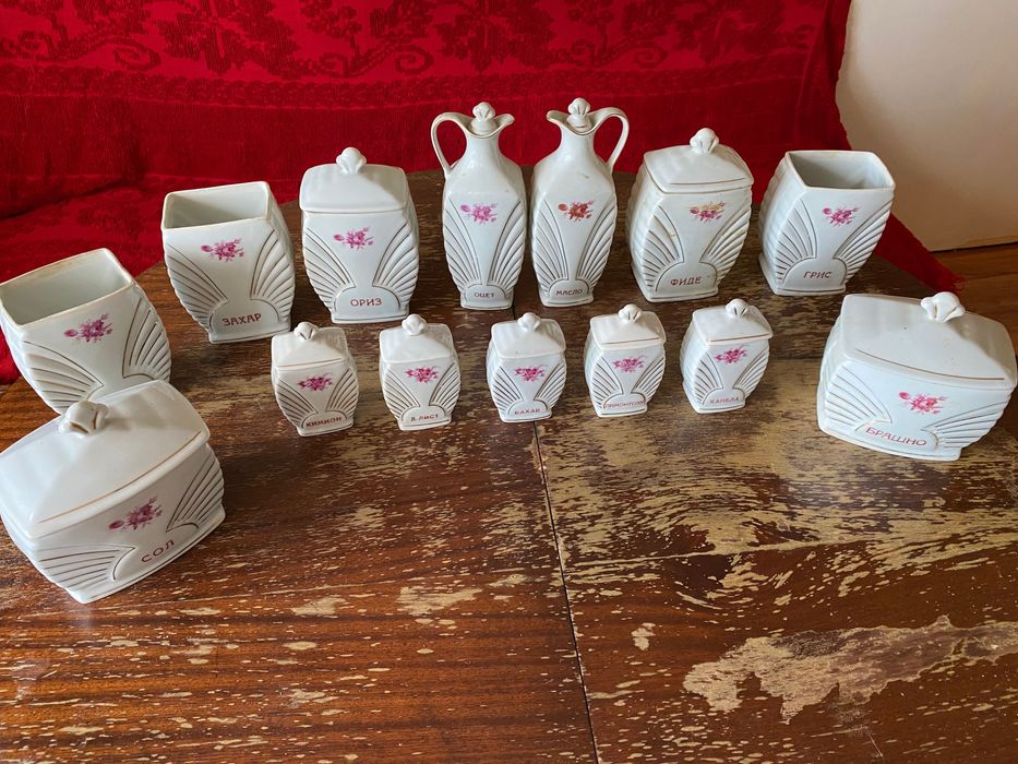 Старинен порцеланов кухненски сет