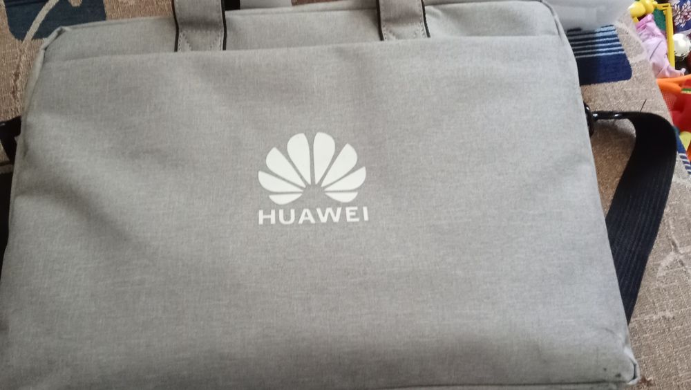 Наудбук HUAWEI новыи