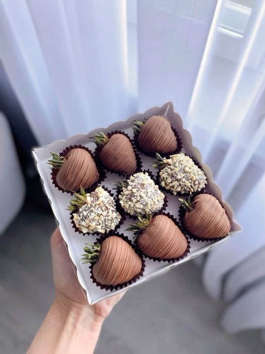 Клубника в школаде!