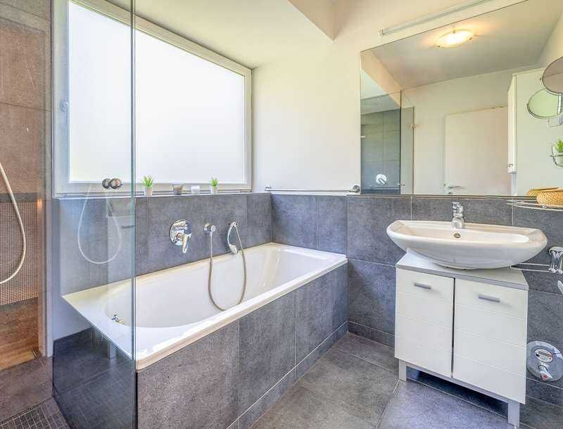 Дава се под наем Тристаен апартамент в София, Зона Б-5 - 90 кв.м за 1275 € - Снимка #3