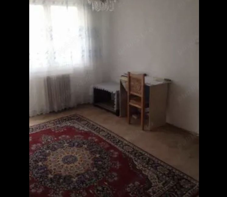 Apartament, semidecomandat, 2 camere, etajul 2, în municipiul Bârlad
