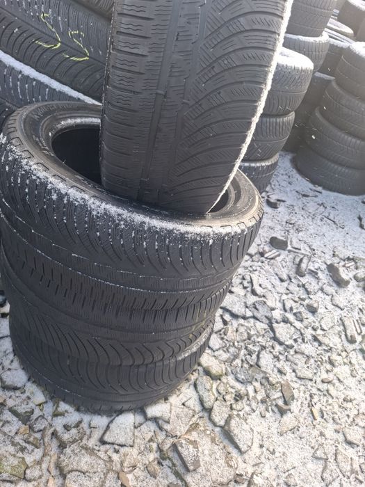 Vand set 4 anvelope 245 45 18 michelin de iarna