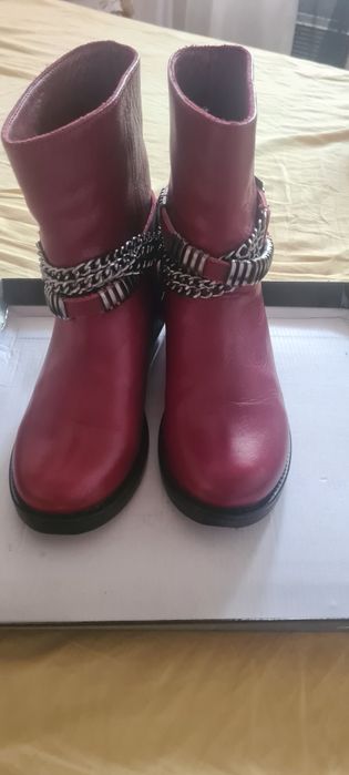 Боти , естествена кожа, нови..