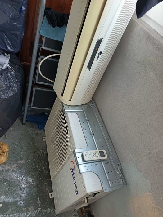 Продавам климатик Мидеа в отлично състояние