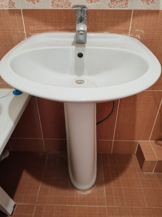 Раковина б/у с унитазом и ванной