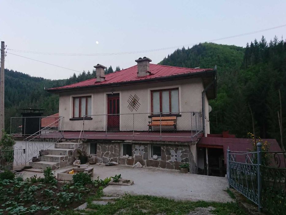 В Родопите Рехатъ къща