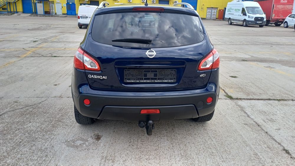Nissan Qashqai 1.5 dci 110 cai 6 trepte ,clima,navi,panorama,camere 360  Import Germania