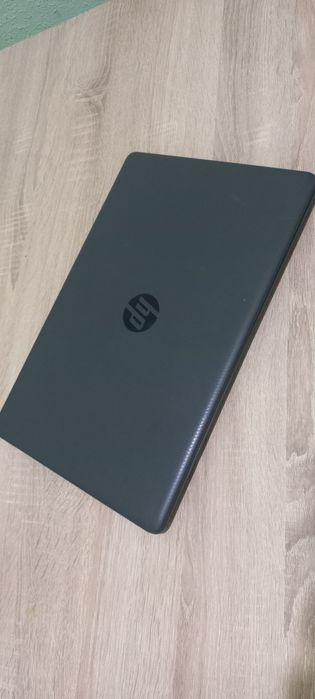 (Срочно ) Ноутбук HP 250 G7 состояние отличное