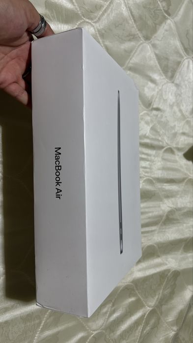 MacBook Air серебристый