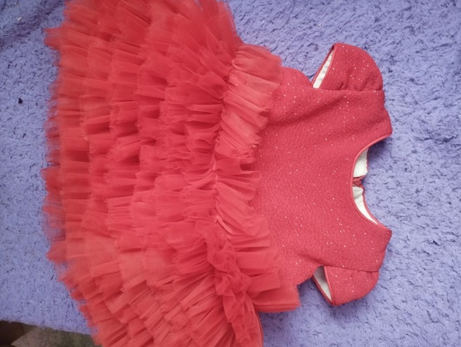 Продам детское платье до 9 месяцев