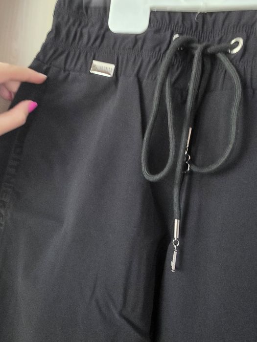 Нов дамски панталон, размер 38.