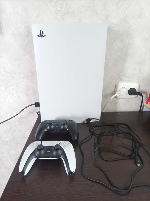 Продам Sony PlayStation 5