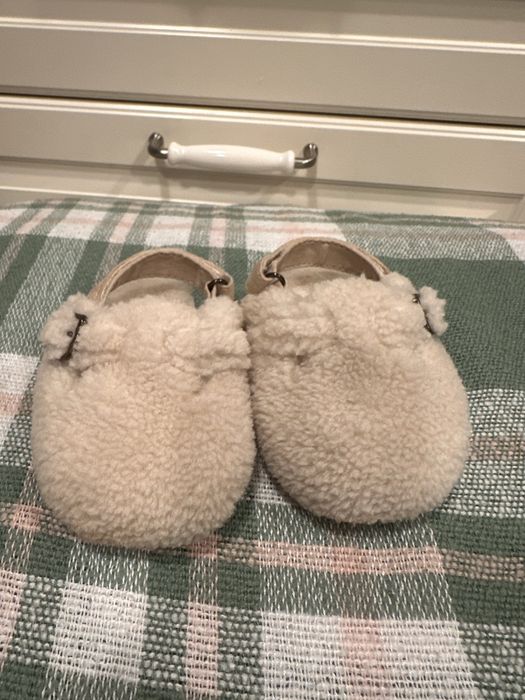 Papuci blană GAP 12 18 luni