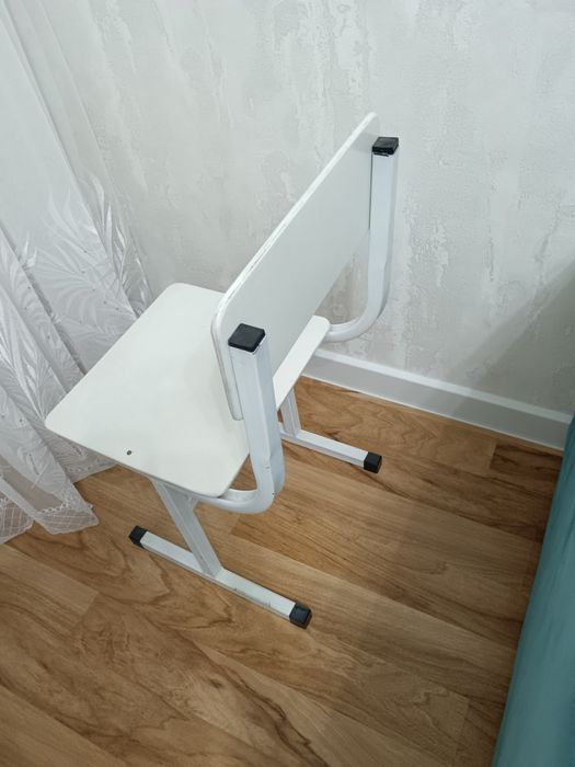 Стол со стульчиком