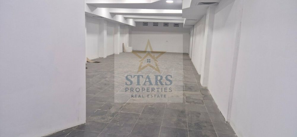 Дава се под наем Заведение в Аксаково - 300 кв.м за 897.6 € - Снимка #1