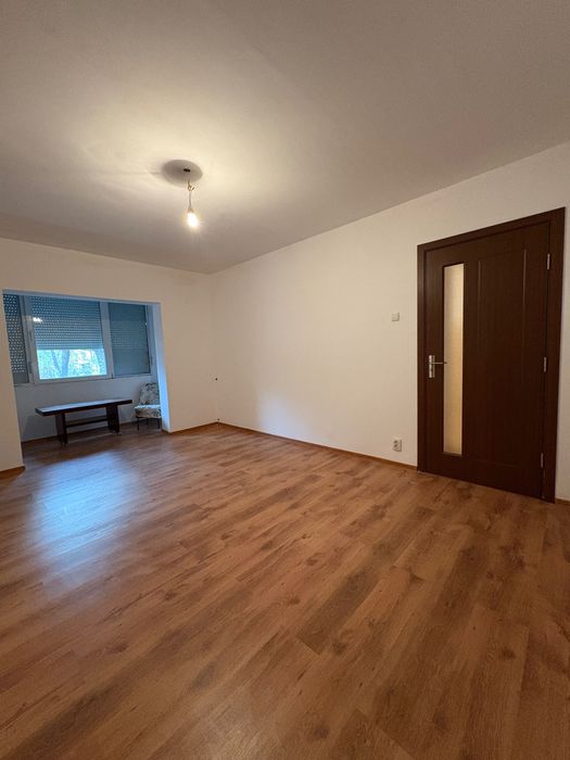 Apartament 2 camere , semidecomandat Micalaca 700, parter