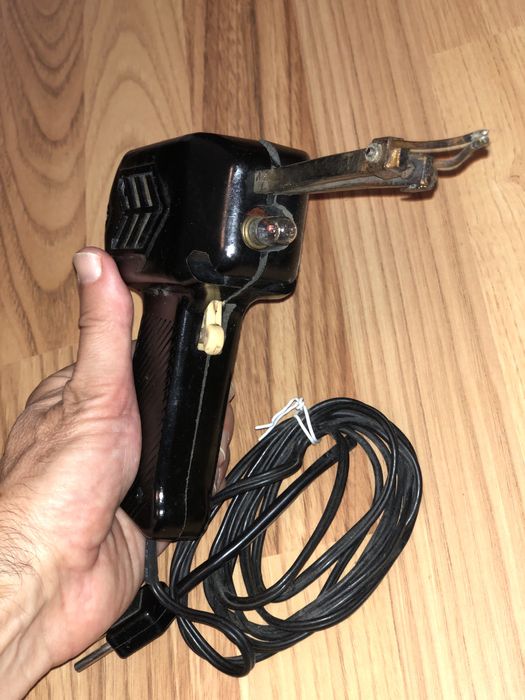 Pistol de lipit, romanesc