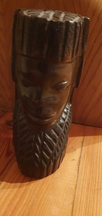 Busturi si masti africane din lemn de abanos