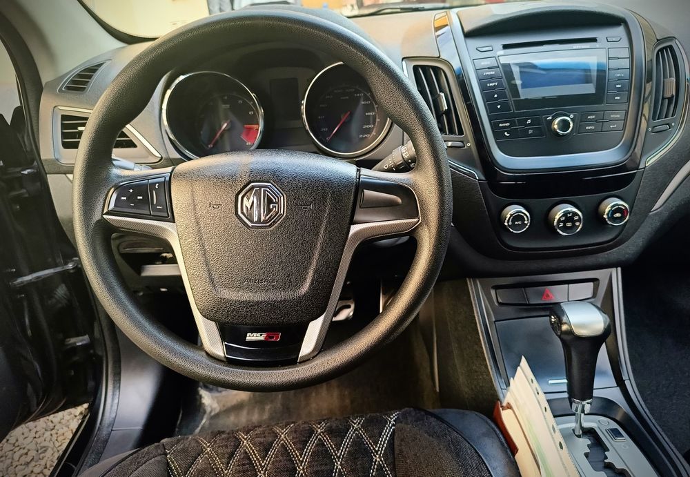 Продам автомобиль MG 5