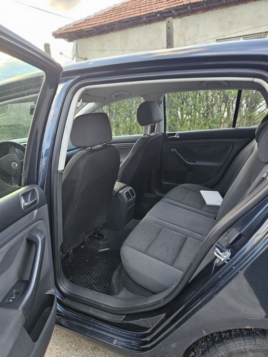 Продавам Голф 5 FSI