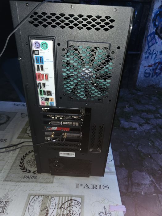 Компютър в перфектно състояние + опция за волан logitech g27