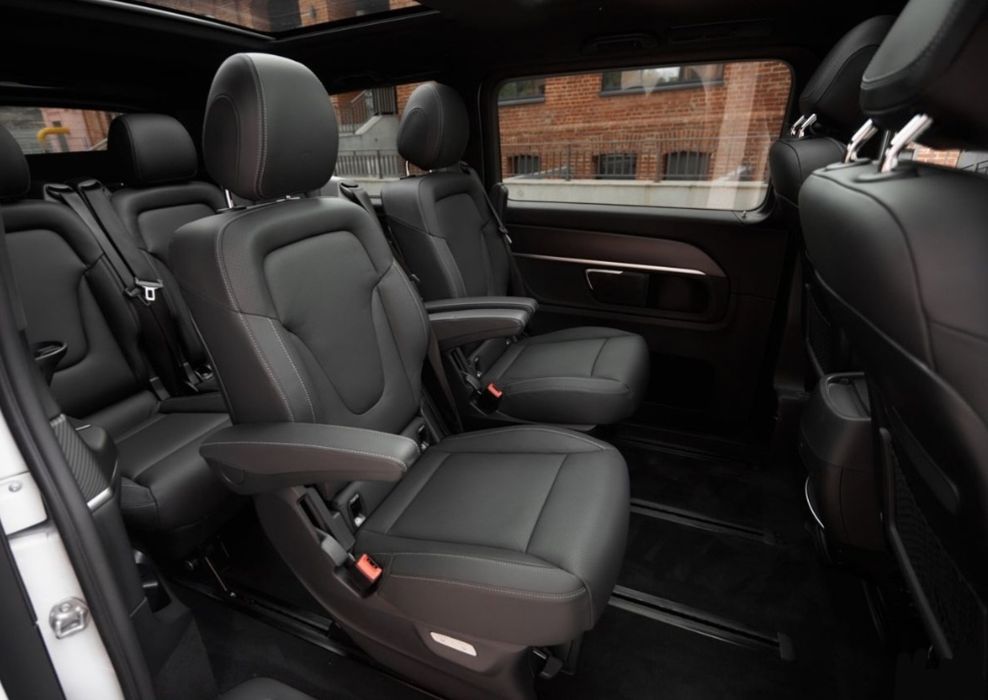 Трансфер из аэропорта или вокзала Сопровождение Деловые встречи 24/7