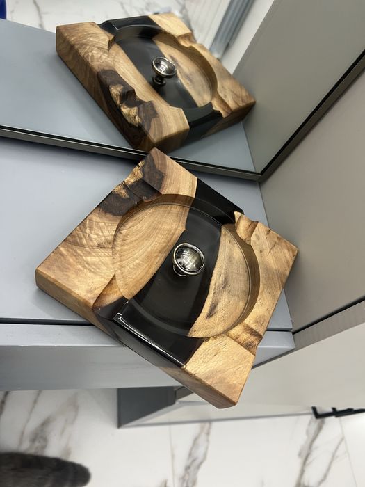 Пепелник за пури от масивно дърво и епоксидна смола