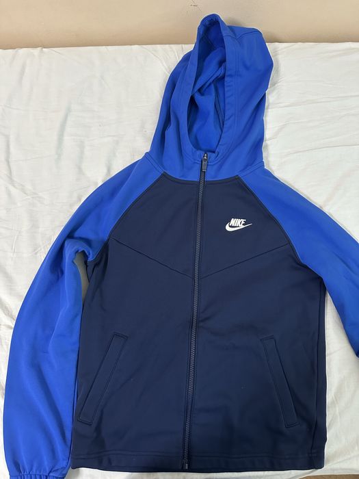 Продавам Nike комплект!