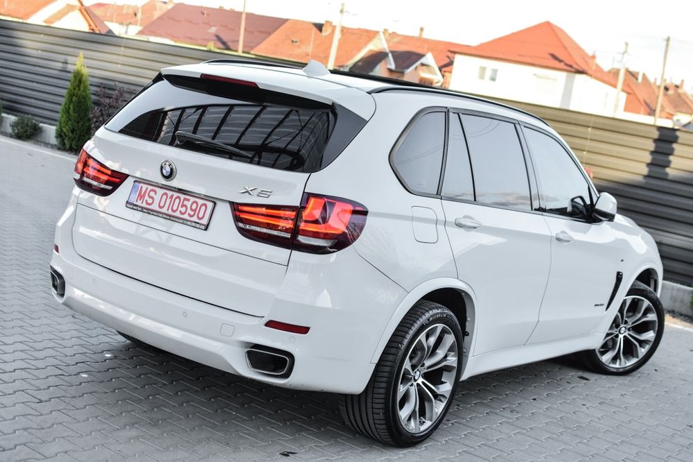 BMW X5 3.0d - 258cp - xDrive - LED - M Pachet - PANO