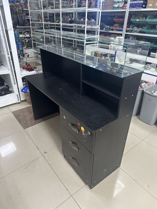 Стол для ресепшна