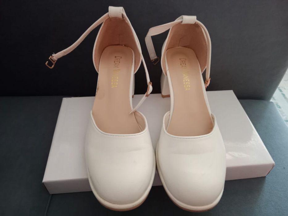 Туфли белые, классический