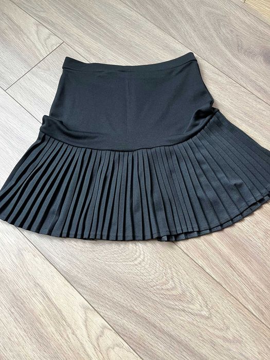 Нова плисирана пола