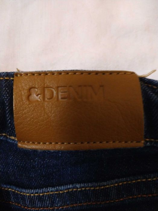 Модерни дънки за момиче