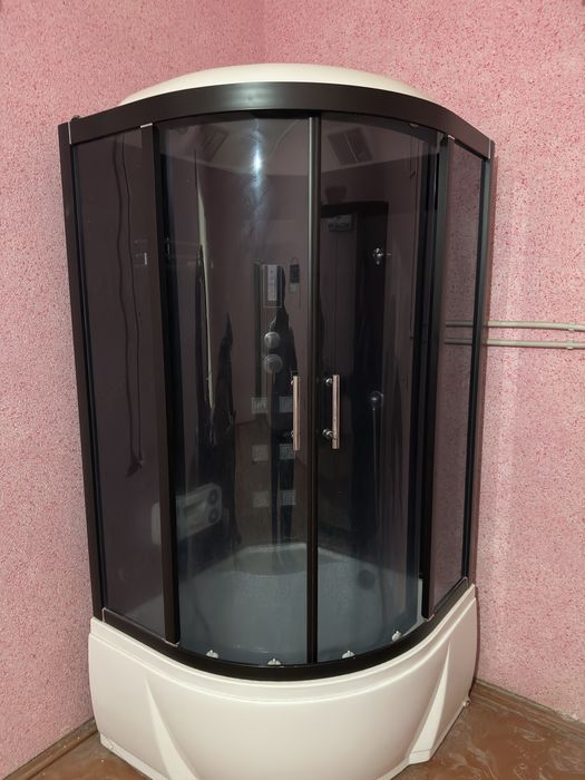 Dushavoy kabina Aristoni bilan komplekt