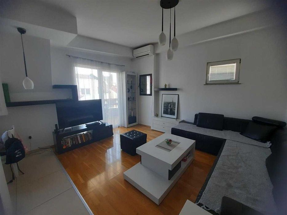 Двустаен имот в кв.Младост 4