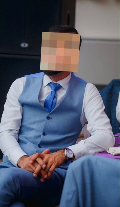 Costum albastru