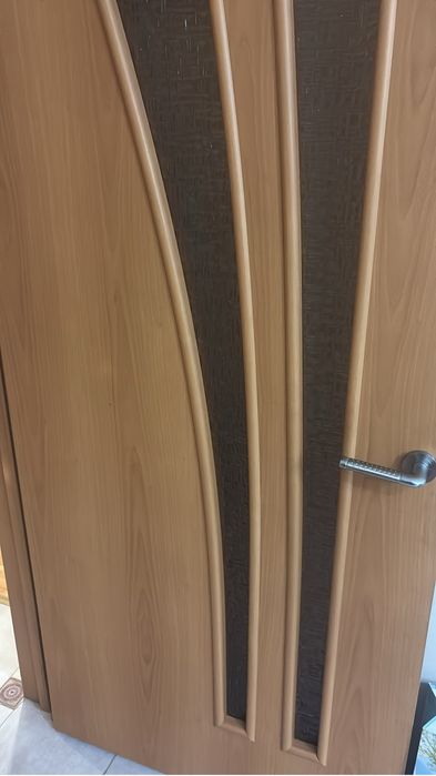 Продаю двери межкомнатные ,б/у