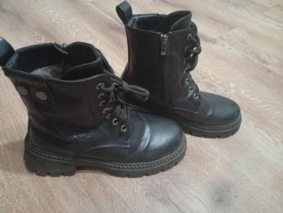 Продам зимние сапоги .