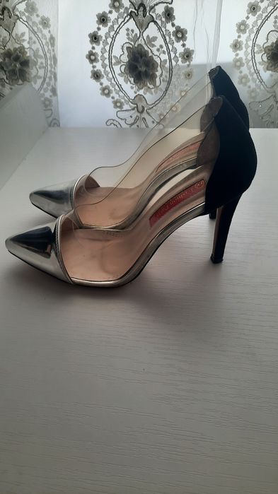 Б/у Женские туфли на шпильке. Размер 37.