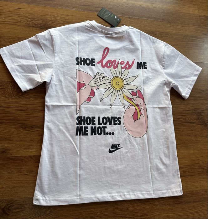 Дамска,памучна,бяла тениска Nike с голяма щампа на гърба