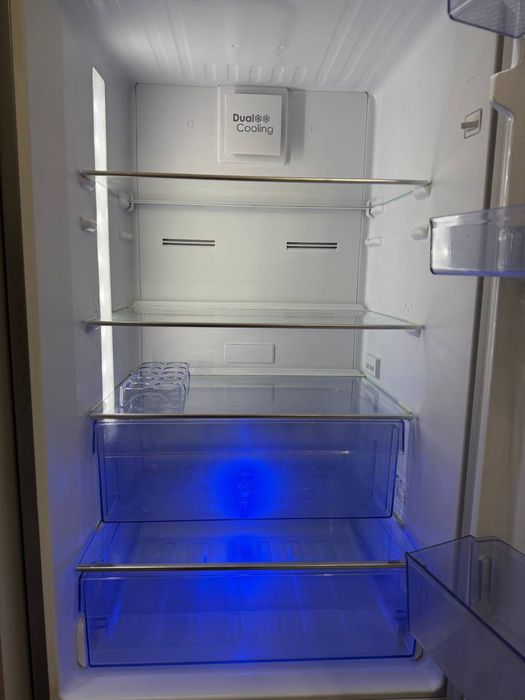 Холодильник BEKO.