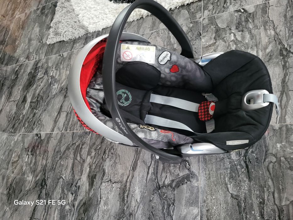 Scoica cybex rebellious