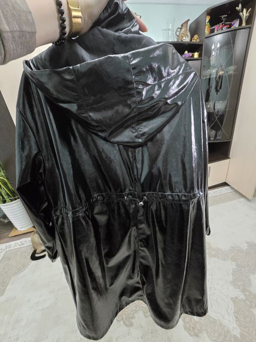 Кожаный плащ продам