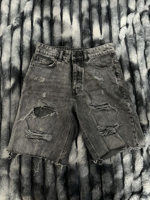 blugi scurti rupti